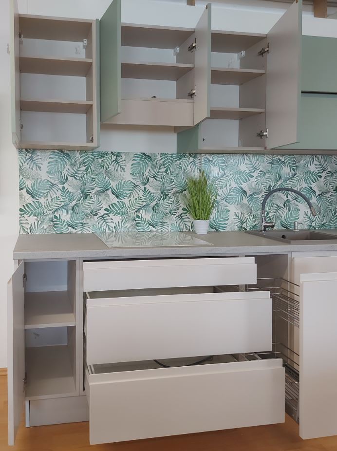 Firenze konyhabútor - 335x219 cm, Evo gloss matt Mint zöld / festett kasmír szín, világos beton munkalap