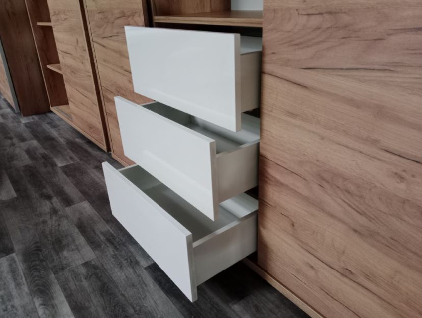Modulo J3 Gold craft / fehér tolóajtós polcos , fiókos komód, fiókjai push-open nyitásúak