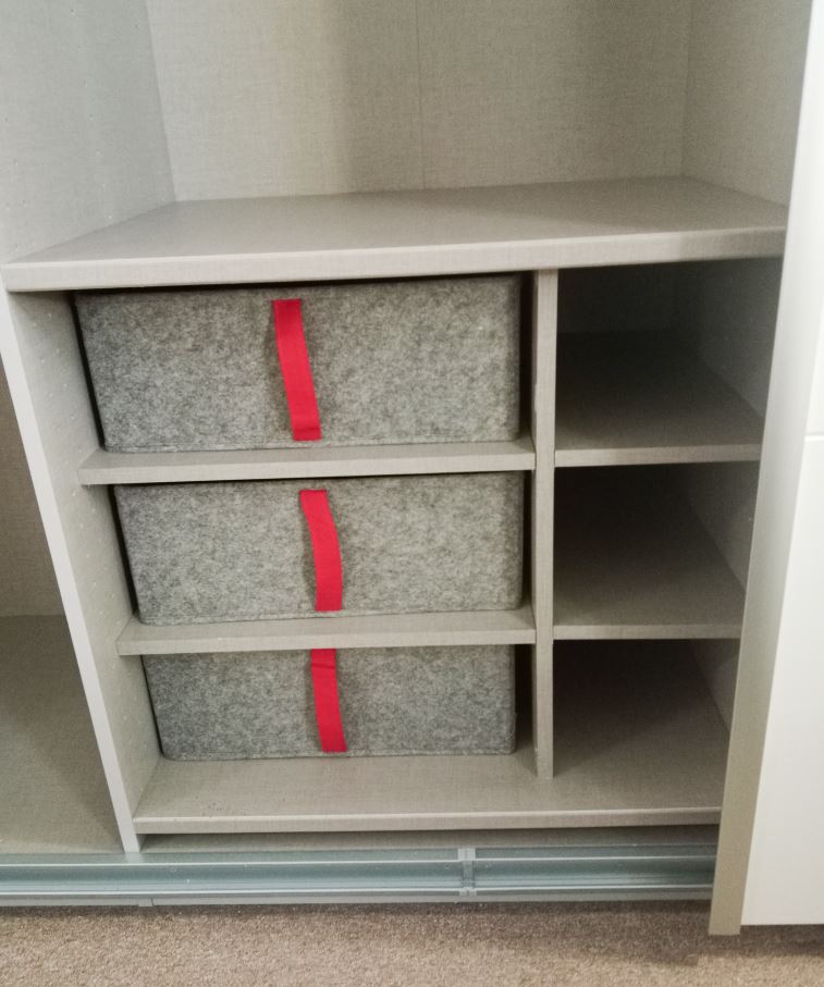 07G2 Belső polcos betét, 3 szövetdobozzal-belső kiegészítő-67cm-es elembe, 66x60x50 cm(Lillian)