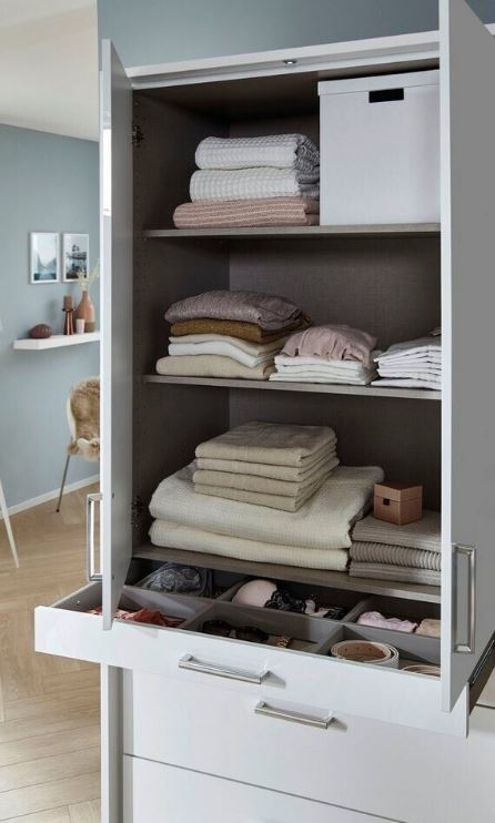 Henriette nyílóajtós szekrény, magasfényű fehér/tükör 181x197x54cm