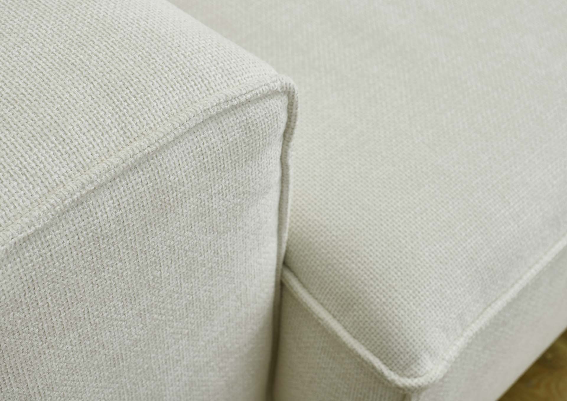 Marcus sarokgarnitúra, motoros kihúzható üléssel, Cody natúr, 1 db hengeres hátpárna + 5 db díszpárnával, 254x227 cm