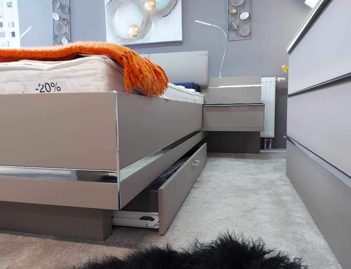 Nolte Concept Me 500 ágy szett 180x200 cm, éjjelivel, ágyneműtartóval , Terra matt / Fango üveg / Fango textilbőr