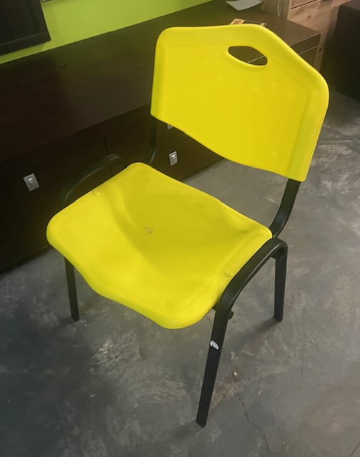 Iso Plastic tárgyalószék, fekete váz, sárga műanyag"k"