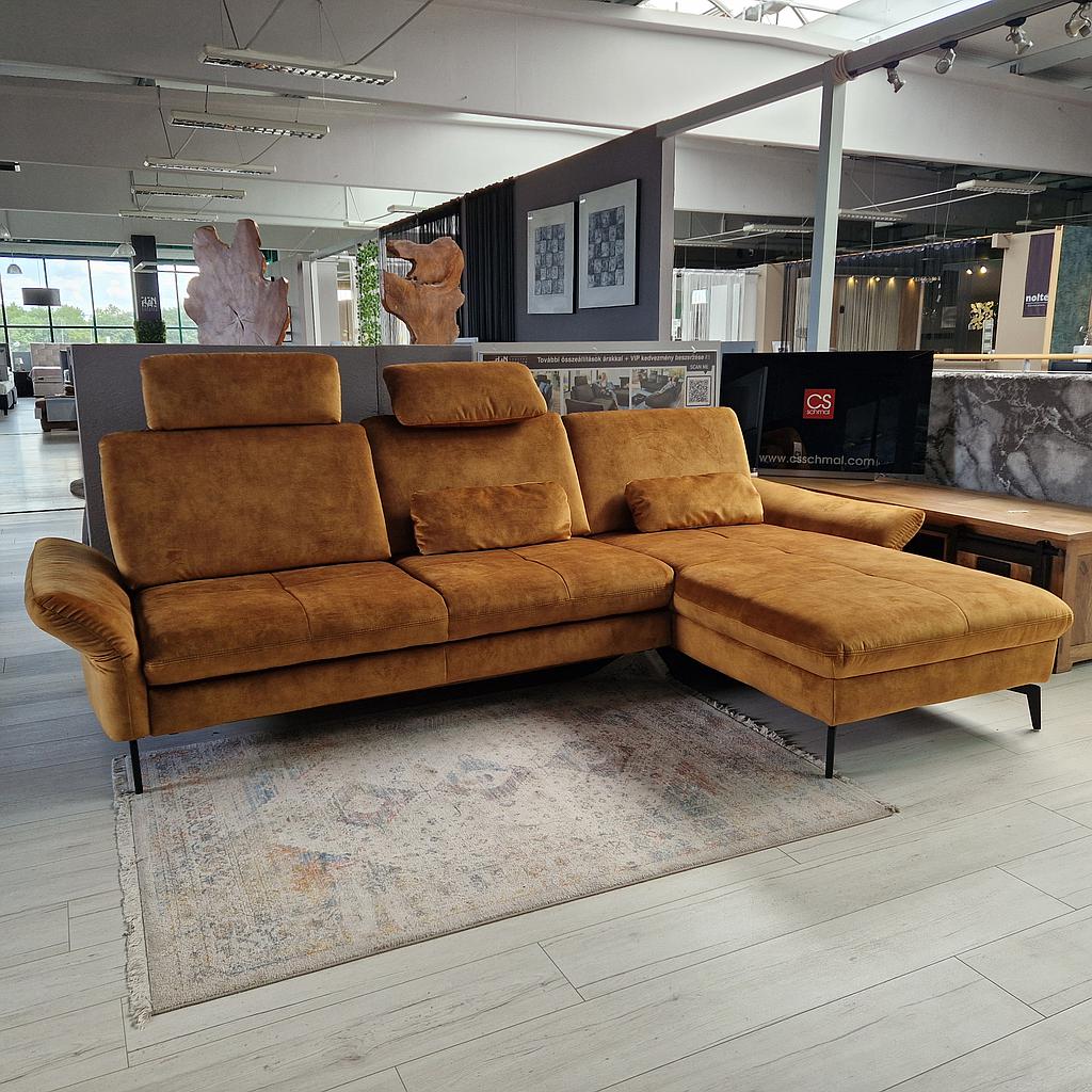 Lazy sarokgarnitúra 280x179 cm, Amira Gold (D) szövet, magas fekete fém lábbal, motoros ülésmélységállítással, fej -és kartámla funkciókkal, 2 db vesepárnával