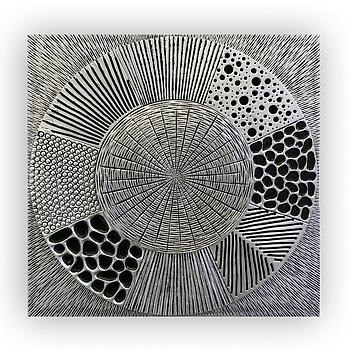 171965 Mysterios falikép fa  ,ezüst/fekete struktuált faelemekkel,kézzel készült